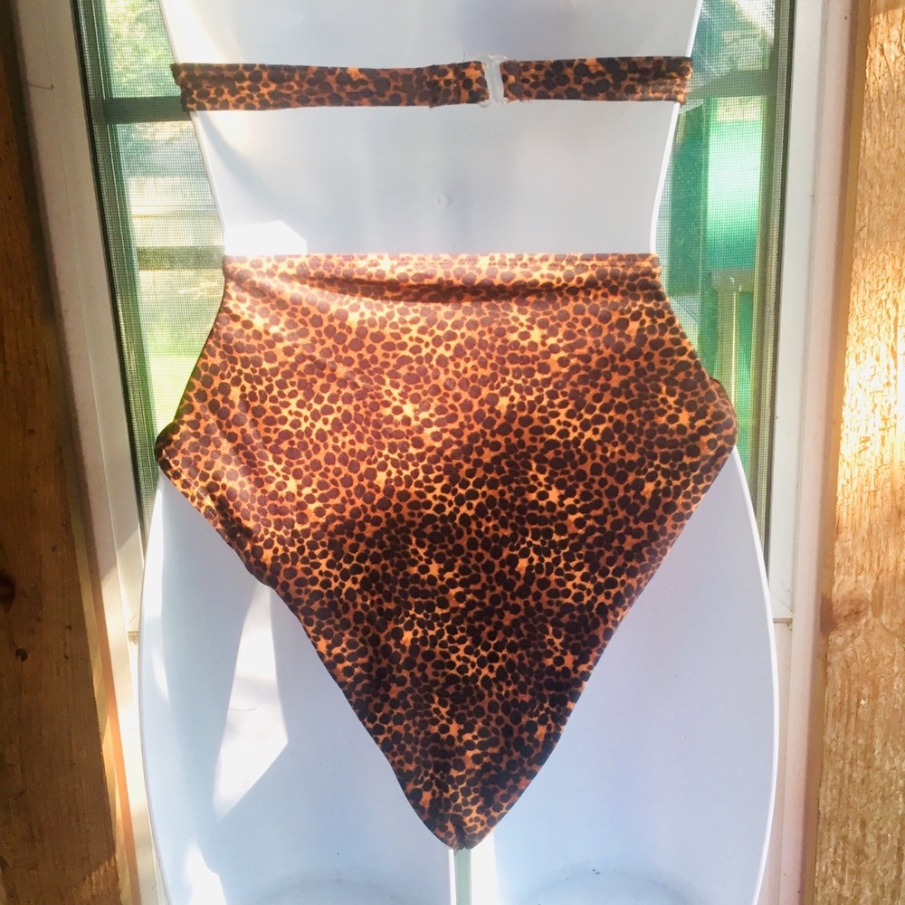 CHEETA BIKINI IN 2007 BARCELONA, SPAIN 2007 - Picture 8 of 9
